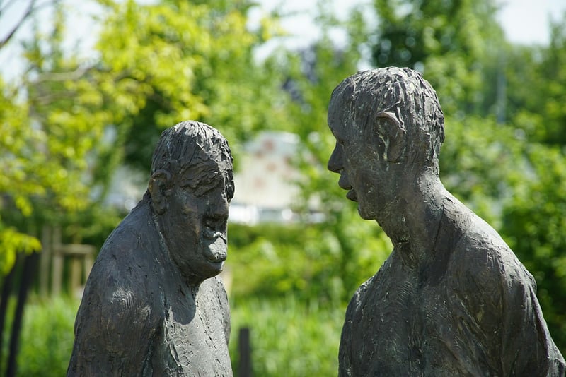 Famous gossips
